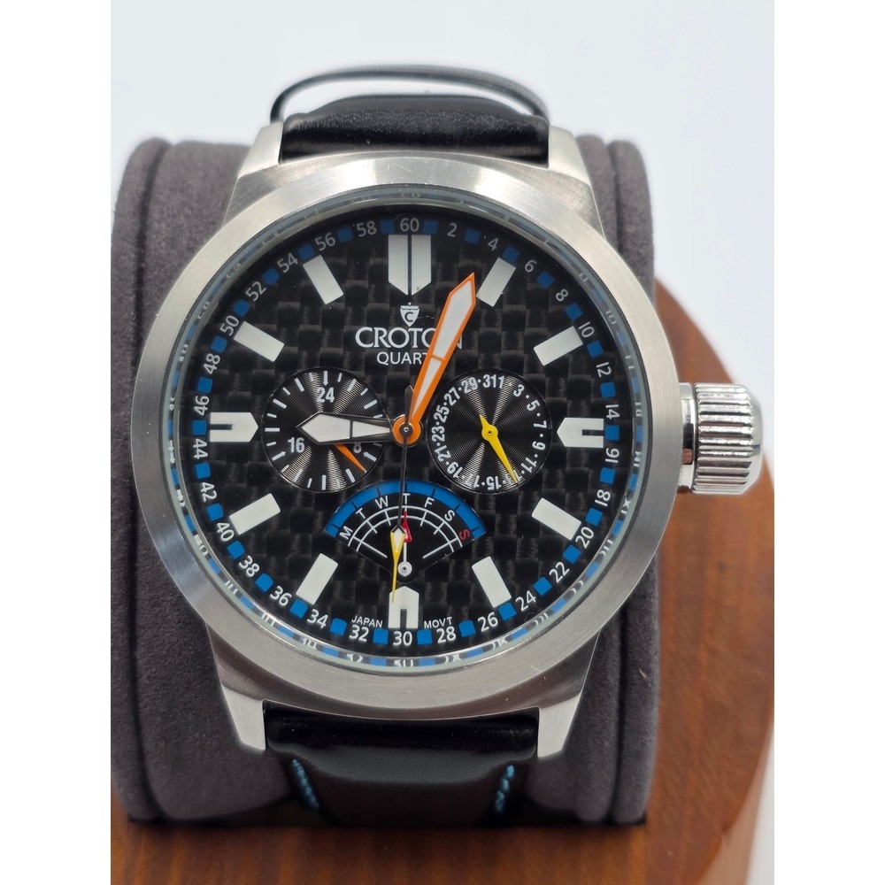 Croton CC311271 Men's Quartz Multifunction Watch Carbon Fiber Dial 10ATM Box